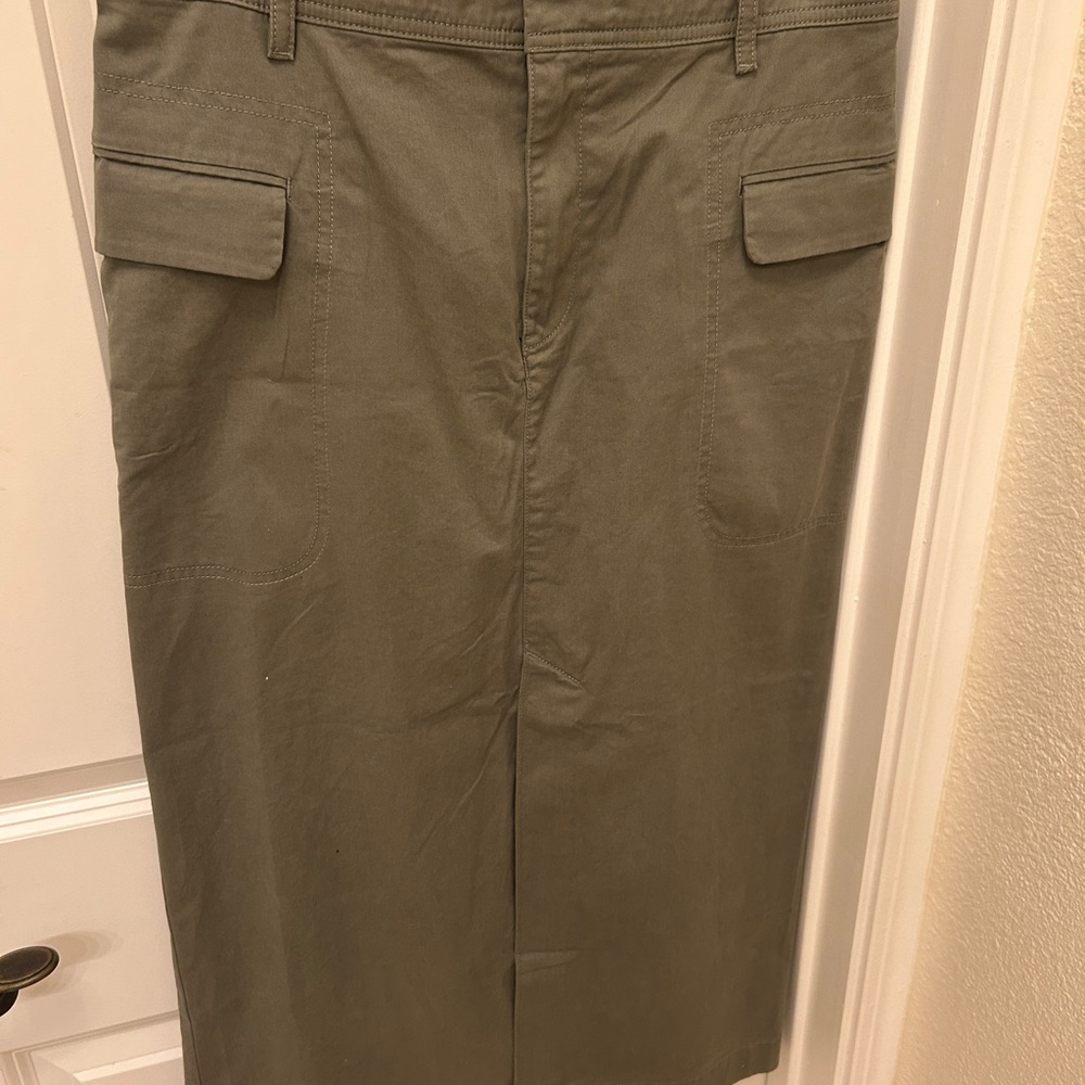 GAP Cargo skirt size 10